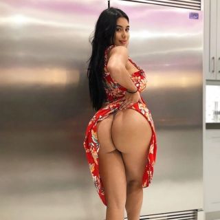 Çıplaklar heyecanlanmak için soyunuyor