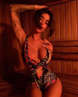 Fahişeler sadece erkeklerini aldatan kadınlar değil