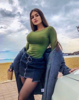 Sarhoş erkeklerin şehvetli bakışları 