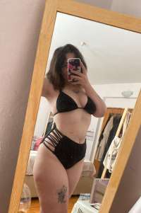 Cazibeli ve çekici Çilek