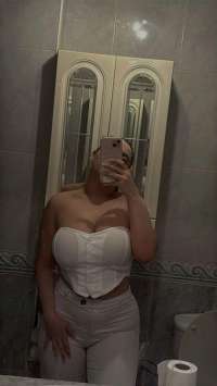 Esmer Mersin bayan Amira