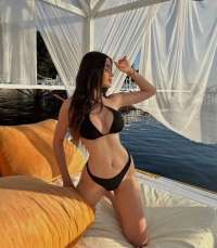 Hazza düşkün bayan Almira