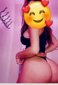 Penisinizi okşayacak escort Selina