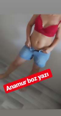 Saf doğal güzelliğin adı olan Mersin escort bayan Derin 