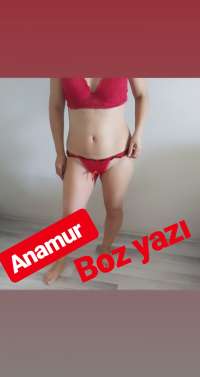 Saf doğal güzelliğin adı olan Mersin escort bayan Derin 