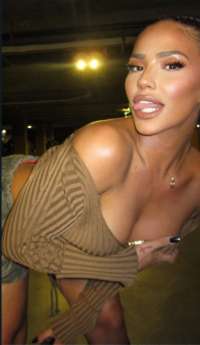 Sevgili tadında görüşmeler yapan Tara