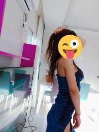 Sıcak sempatik aşk dolu zevk veren Aslıhan