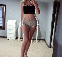 Sizinle ilgilenecek Azra