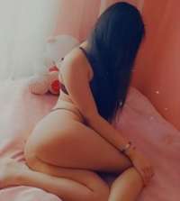 Vücutu bir numara olan Arin