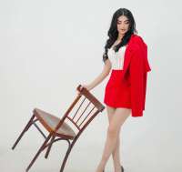 ZARA Eve Otele Gelen Bayan