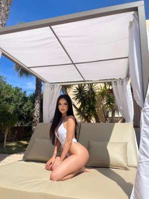 20 yaşlı genç escort Nisa