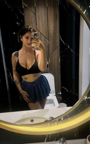 Beyaz tenli seksi escort ALEYNA