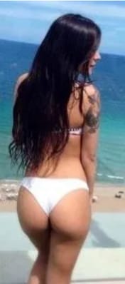 Beyleri kendi gecesine davet eden Asuman