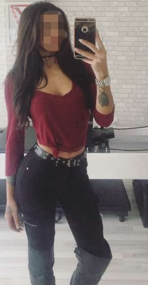 Oralda İddialı seksi çıtır Luiza