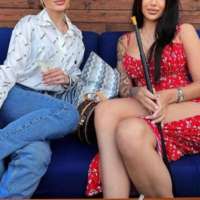 Benzersiz tatminler sunmaya adanmış Eva