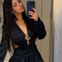 Genç ve Cazibeli Mersin Zeycan