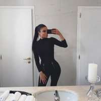 Güzel Escort Banu Mersinde Görüşme Yapıyor