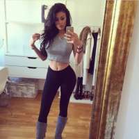 Güzel Escort Banu Mersinde Görüşme Yapıyor