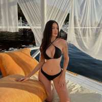 Hazza düşkün bayan Almira