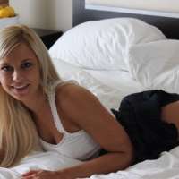 Mükemmel buğdayı teni olan Güneş