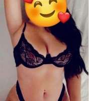 Penisinizi okşayacak escort Selina