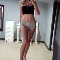 Sizinle ilgilenecek Azra