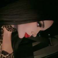 Uzun siyah saçlı seksi bayan Yezda