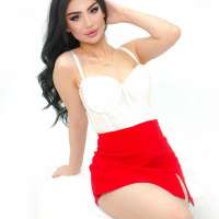 ZARA Eve Otele Gelen Bayan